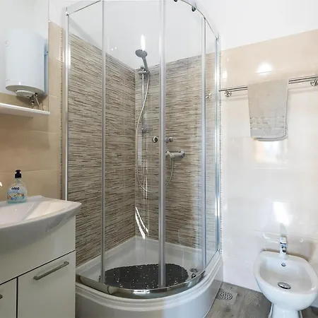 Zara Apartmán